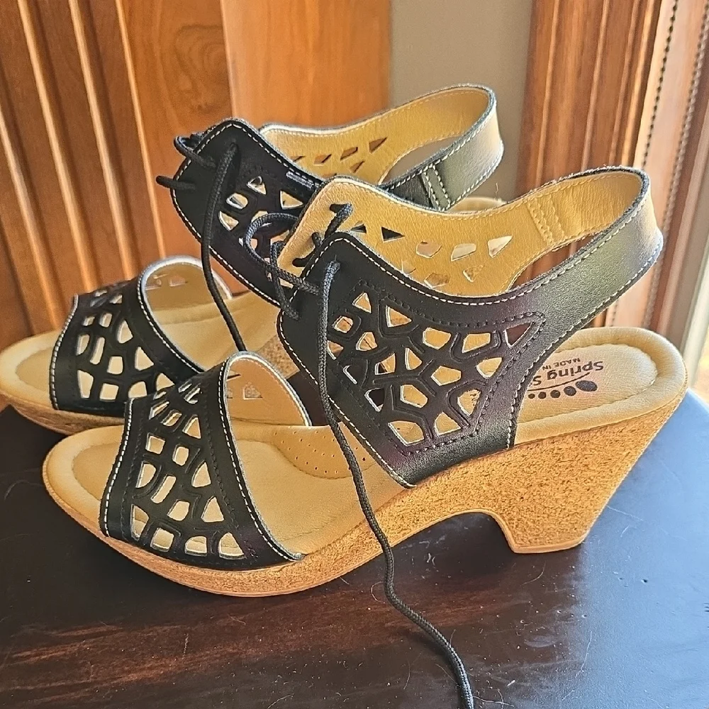 Spring Step Black Wedge Sandals - Picture 3 of 6